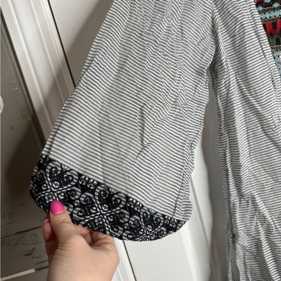 SOFT SURROUNDINGS Havana Grey Stripe Sheer Embroidered Tunic Top Size L - Picture 8 of 11